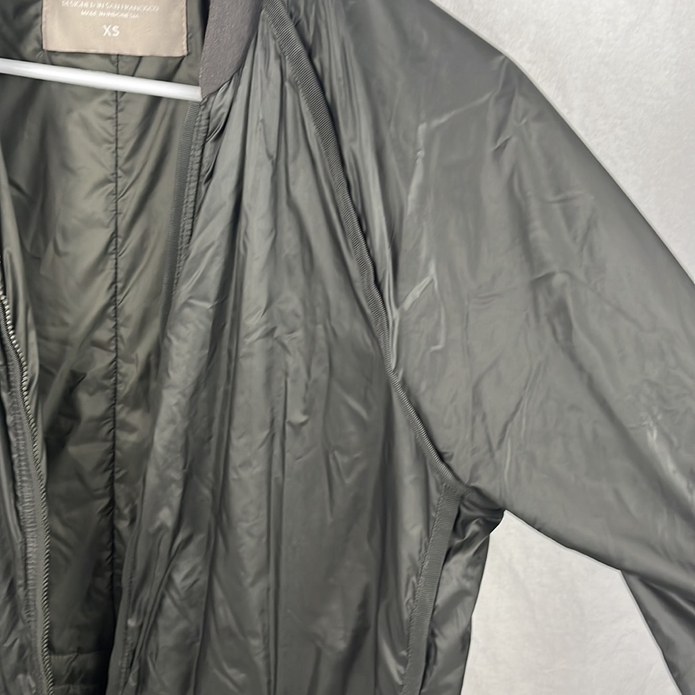 Athleta Small Summit Primaloft Shell Xs - image 5